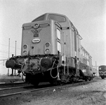 849630 Afbeelding van de diesel-electrische locomotief nr. 2801 van de N.S. op het emplacement te Eindhoven.